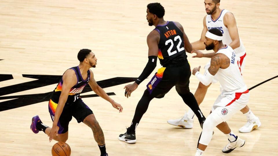 The Los Angeles Clippers struggled in Game 1 against the Phoenix Suns with Kawaii Leonard out, as these teams try and overcome the loss of their respective superstars.