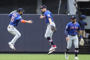 Yankees Host Mets in Holiday DoubleHeader