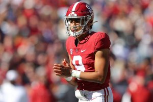 ARKANSAS RAZORBACKS AT ALABAMA CRIMSON TIDE BETTING PREVIEW