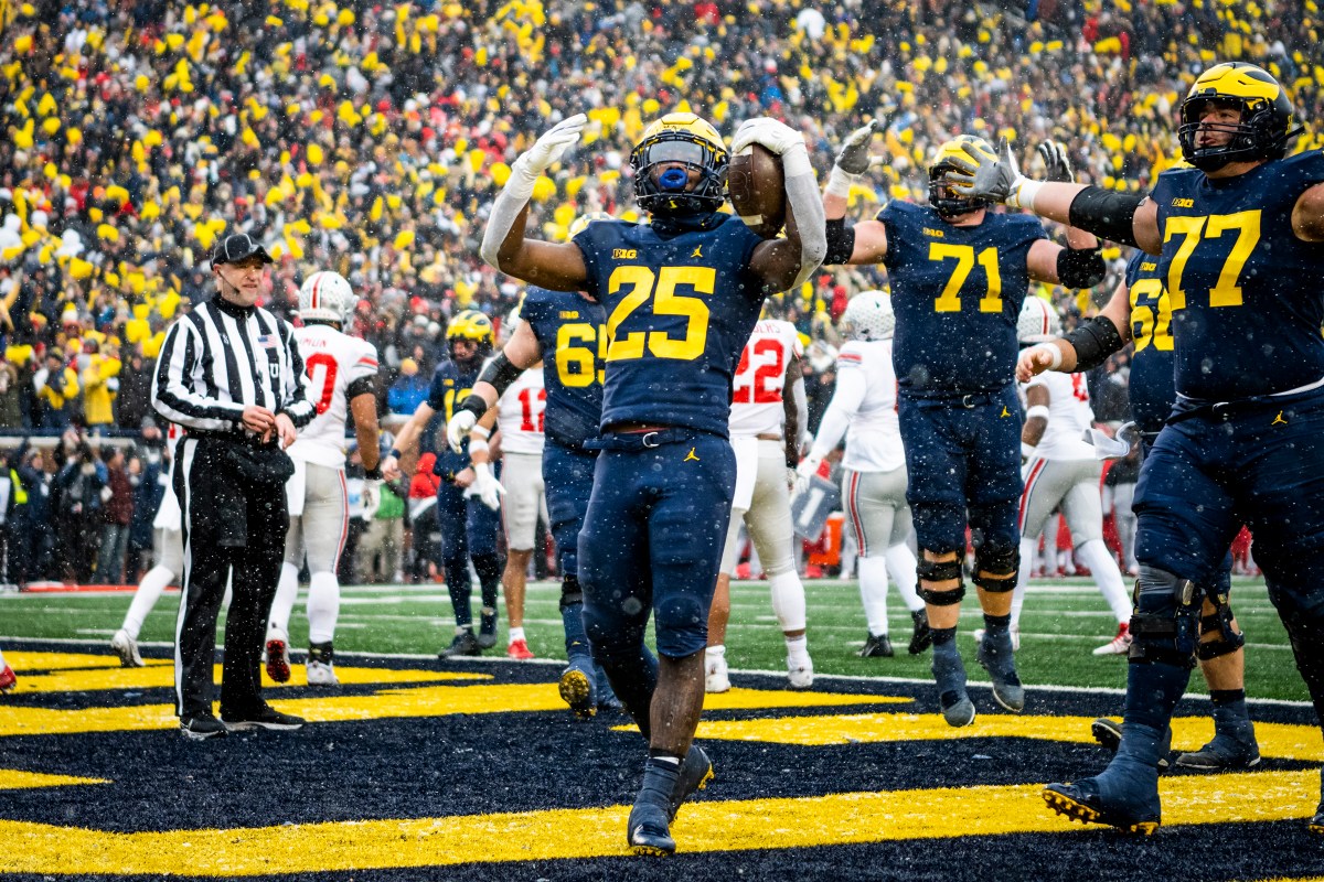 MICHIGAN WOLVERINES VS IOWA HAWKEYES BETTING PREVIEW