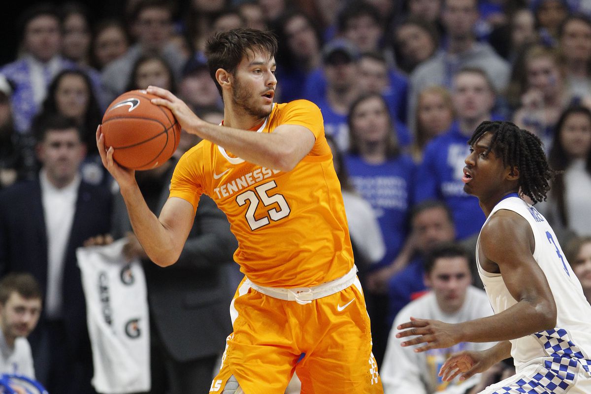 FLORIDA GATORS AT TENNESSEE VOLUNTEERS BETTING PREVIEW