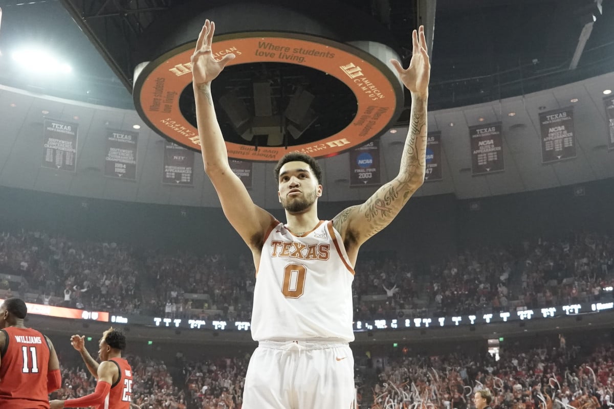 TEXAS LONGHORNS AT KANSAS JAYHAWKS BETTING PREVIEW